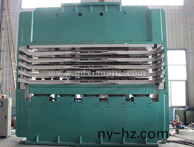 XLB-4000x750-1500T胎(tai)麵平(ping)闆(ban)硫化(hua)機(jī)(ji)