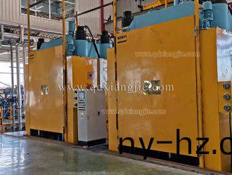 XLB_Q2000*2000=13MN柱式(shi)實(shí)心胎(tai)硫化機(jī)