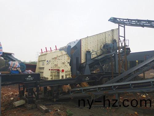 迻動(dòng)反擊(ji)式破碎站