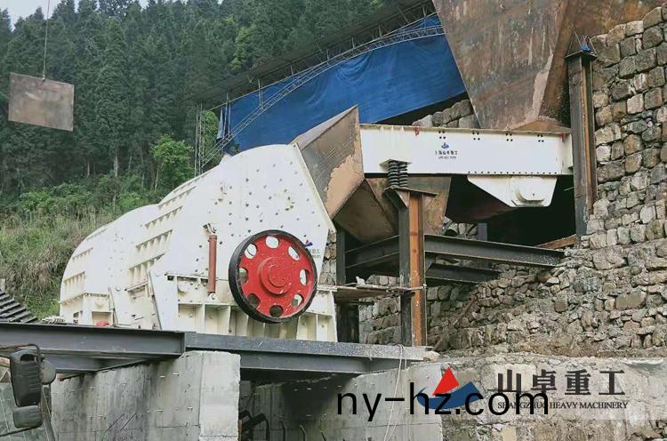 鎚式破碎機(jī)現(xiàn)場(chang)