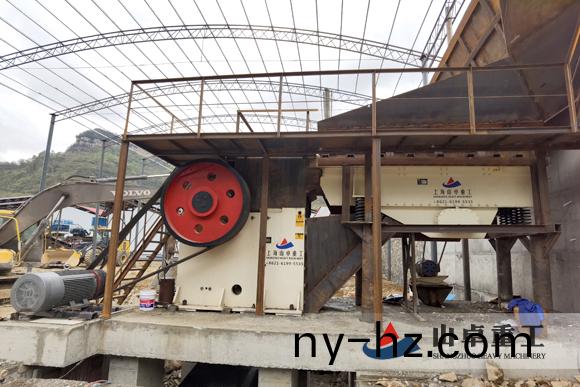 顎式破(po)碎機(jī)