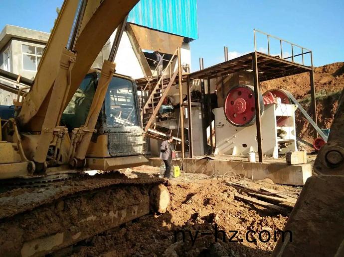 石灰石(shi)破碎機