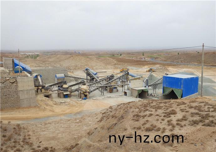 時(shí)産300噸玄武巗砂(sha)石生産線